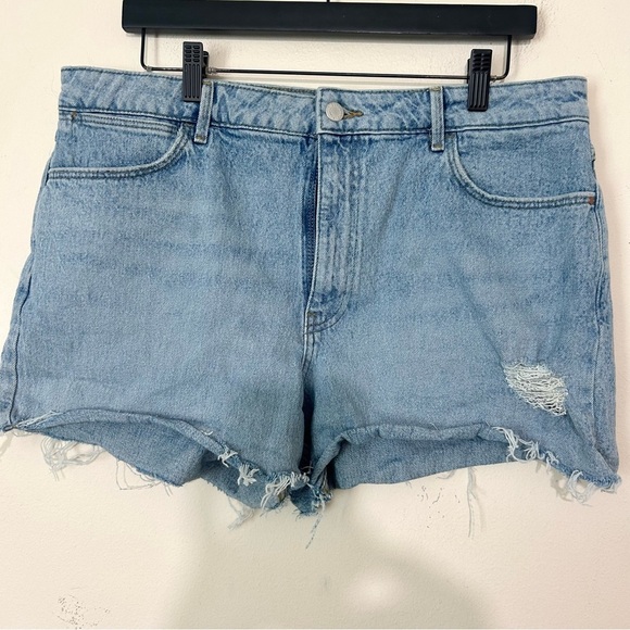 Wrangler High Rise Vintage 3” Denim Cut Off Raw Hem Shorts SIZE 33 - Picture 1 of 5
